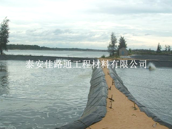 炭黑加入魚塘防滲膜，為其性能增強(qiáng)做貢獻(xiàn)