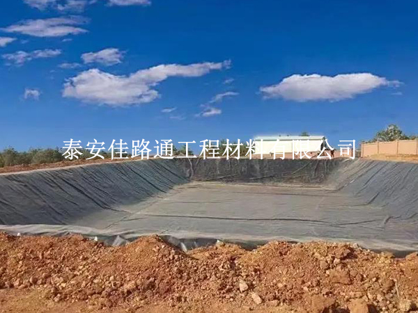 污水處理防滲膜鋪設節(jié)點處理技巧：確保水質安全的創(chuàng)新實踐