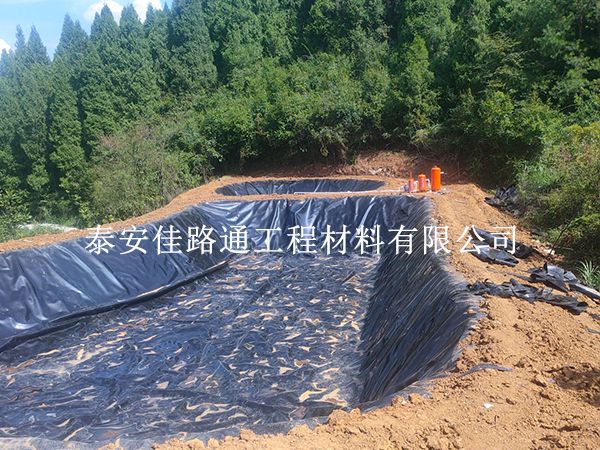 魚塘防滲膜焊接方向怎么定？關(guān)鍵原則在這里