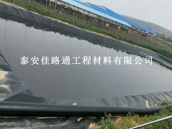 藕池養(yǎng)殖防滲膜高質(zhì)量焊接：規(guī)范操作筑牢防滲核心防線